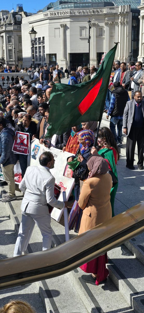 CJBdingo25's tweet photo. #TrafalgarSquare
#BangladeshCrisis https://t.co/QCB1vmitRv