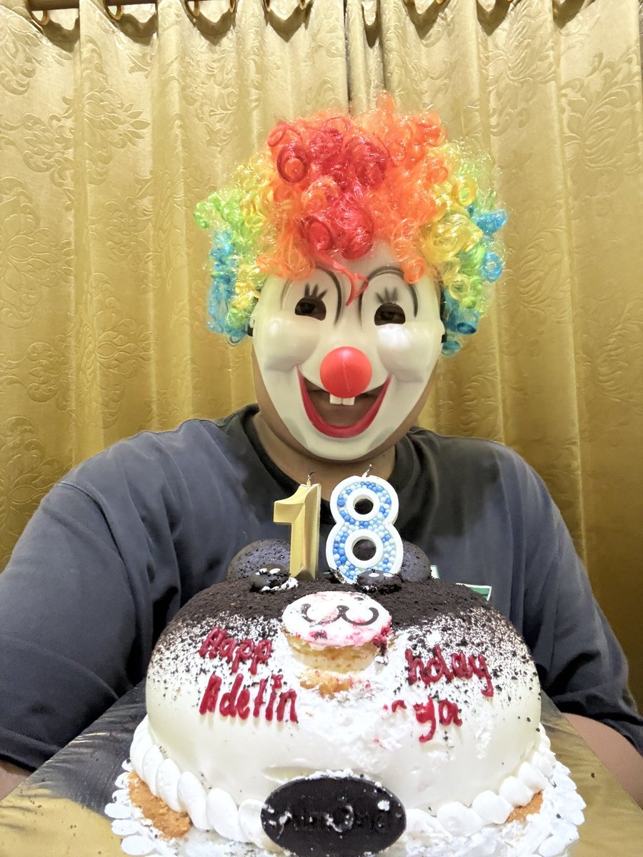 Terima kasih vc nya bulan ini. Sekali lagi selamat ulang tahun, dari badut ulang tahunmu <a href="/Delynn_JKT48/">Adeline Wijaya</a>. Jujur aku malu del cosplay badut ulang tahun😭