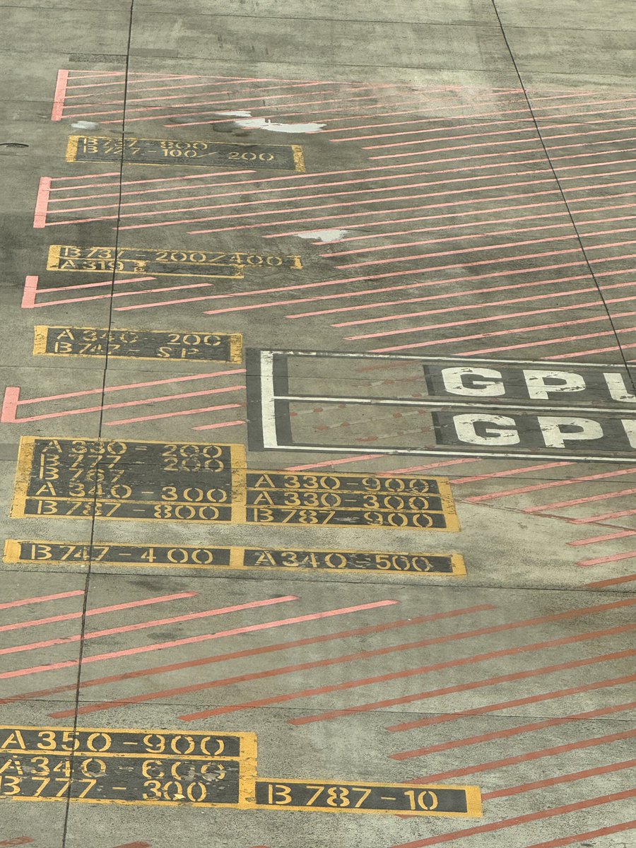 They still have B747-SP here ! #CapeTown