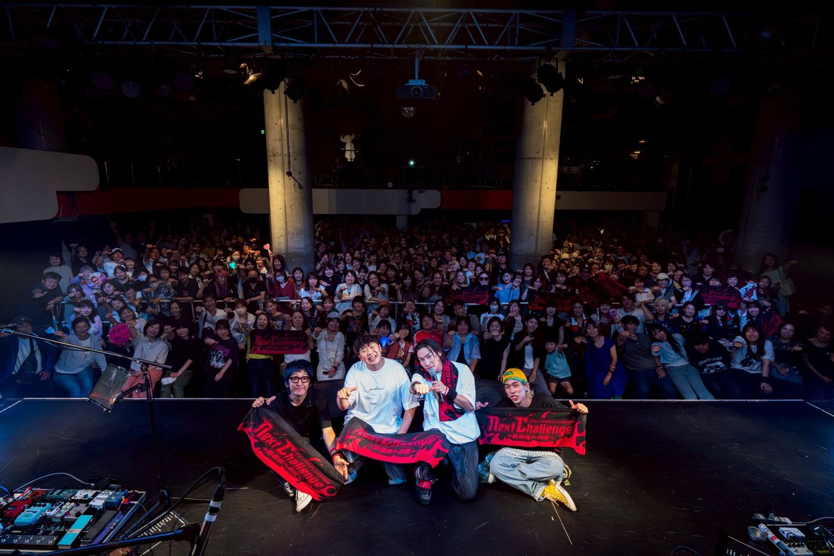 東京ライブ！
今日の涙と笑顔で溢れた時間、一生忘れへん。
ほんまにわざわざ時間を作って来てくれてありがとう！
今日の夜は一生モンやった。
みんなと作った今日という1日の奇跡やわあ。
改めて思った。
夢に向かって挑戦する原動力はみんなの応援。

まだまだこれからもっと！