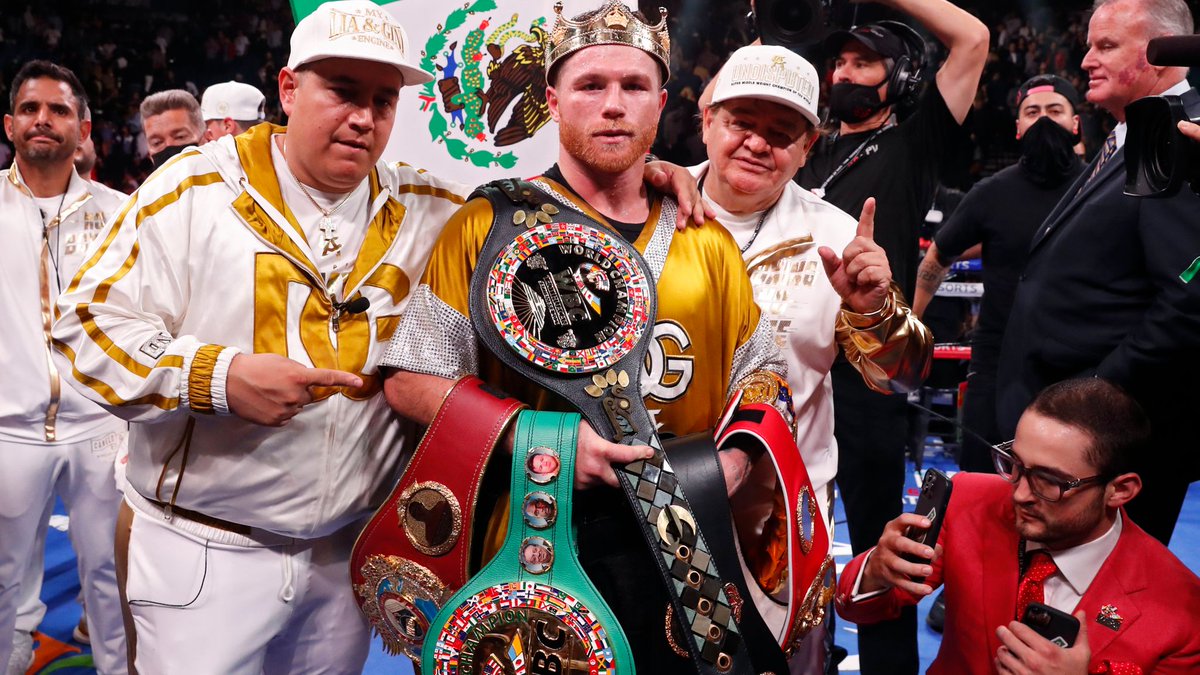 RayJack97010720's tweet image. Canelo Alvarez run at 168 is the true definition of undisputed. He took every belt from every champion 💯

Terence Crawford watched Canelo work his ass off getting every belt from each champion plus 2 fights at 175. Crawford was handed undisputed w/o putting any work in 😒