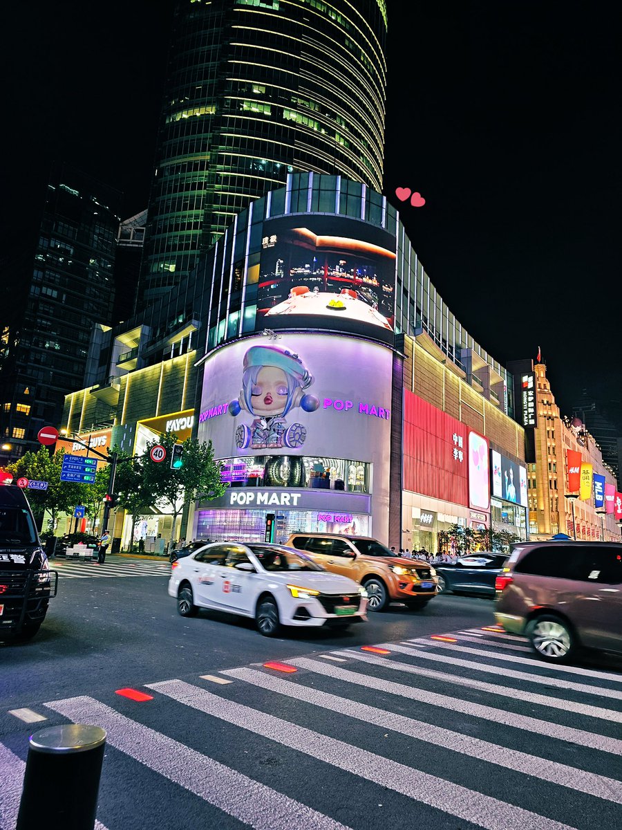 Echo_dge's tweet photo. Tadaaa~✨🎉
Surprise Support Project for Peterpan <FALL INTO YOU> Shanghai event.💕🙌🏻
🧡
<Screen Project >
Time: 9.21   10:00 - 22:00⏳
Address: Hongyi Plaza, Nanjing Road Pedestrian Street, Shanghai
（Nanjing East Road）
🧡
To be continued✨
🧡
  —— PanPond Endless Summer CN FC🌸

Special Thanks @QRen0316 and @NancyXNX 🙌🏻💕

Thanks for the authorization @Snapjustsmile 🌼

Edit by @Zhixu291229 📝

May the event success and can’t wait to see you guys check the screen.📺😬🤲🏻🌃

@peterpanzz_w 🧡
@PeterPanzz_OFC 
#peterpanzz_w 
#PanPond ✨