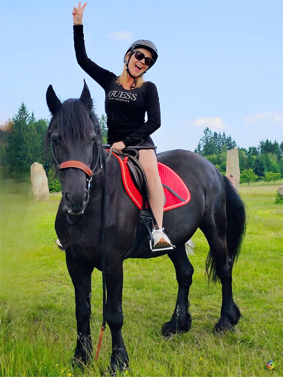 Si estás pensando en visitar #Praga, no te puedes perder estas 6 experiencias que te proponemos en la ciudad y alrededores: Desde una fábrica de cervezas, un museo de Slivovice,  un resort para desconectar, una cena en un barco con música en directo.... Toda la información en