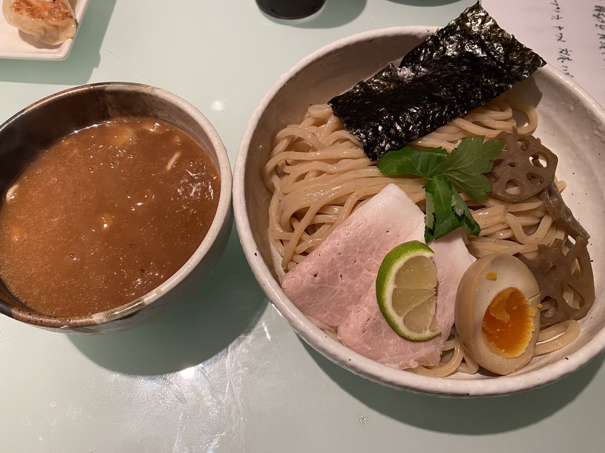 初めて行ったけど美味しかったです✨

 #餃子
 #つけ麺
 #キイロイハナ