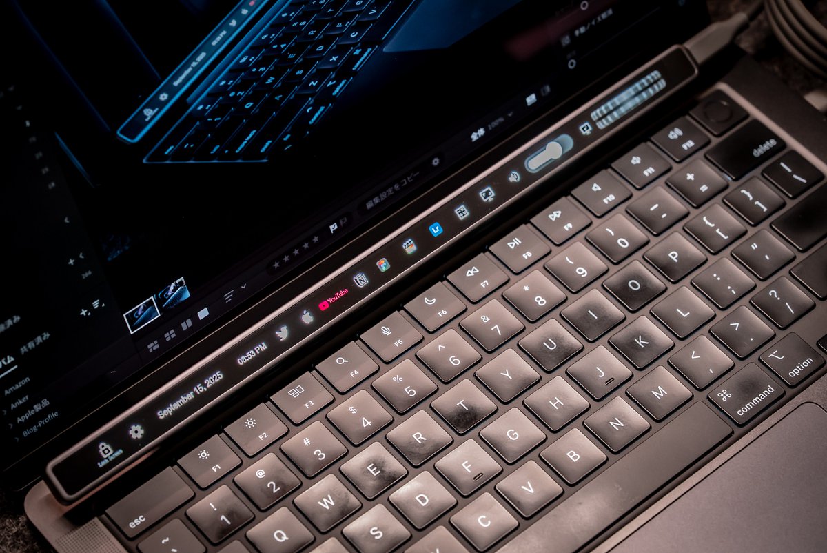 fatherlog's tweet image. たった1本でデスク環境の利便性を引き上げる棒。

MacのTouch Barは色々賛否両論あったが製品コンセプトとして決して悪いことはなかったはず。

その良さのみを継承し、さらに便利な外部デバイスとして生まれ変わったのが、このFlexbar

見た目エモすぎるし、めちゃ使えるし、控えめに最高だわ
#pr