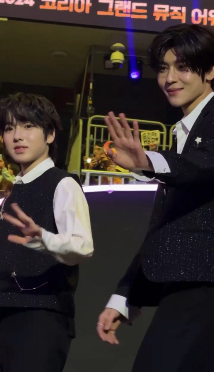 🪁 tweet media
