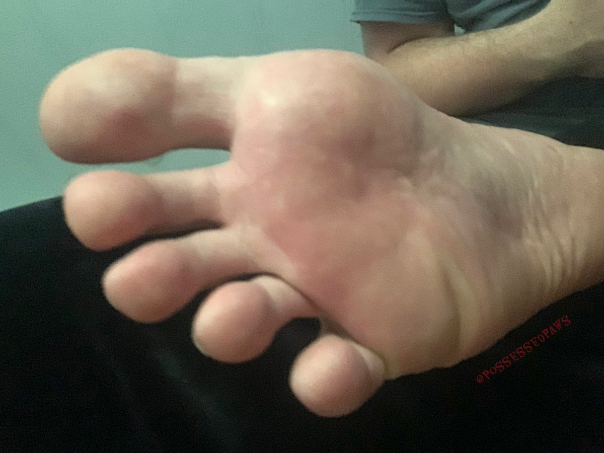 Gotta start your week off on the right foot. 🦶🏻