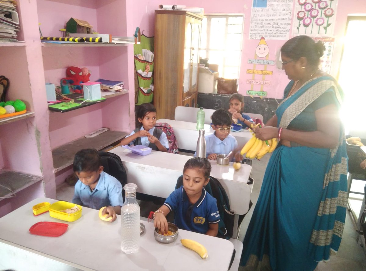 rmkmngo's tweet image. Thank You, Feeding India! 📷
Feeding India by Zomato is providing daily meals to 240 students  at Minu School, Ajmer(A Unit of RMKM Chachiyawas)  under #DailyFeedingProgram &amp;amp; #PoshanToPathshala.
#FeedingIndia #RMKM #MinuSchool #ChildNutrition #InclusiveEducation #CWSN
