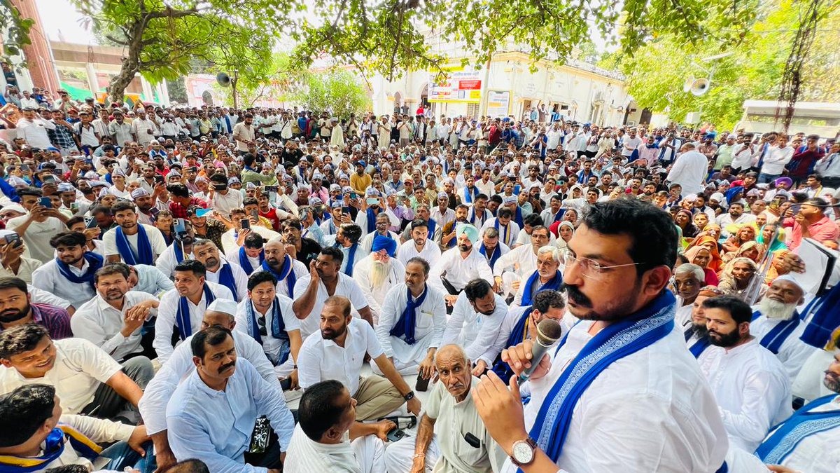 BhimArmyChief's tweet image. जिला बिजनौर में 
हालिया घटनाएँ (2025) – गुलदार के हमले में मौतें
13 सितम्बर – नजीबाबाद क्षेत्र, गांव इस्सेपुर : महेन्द्र की पत्नी मीरा की मौत।

9 सितम्बर – मथुरापुर मोड़ : 8 वर्षीय हर्षित की मौत।

5 सितम्बर – नगीना देहात क्षेत्र, गांव कंडरावाला : 12 वर्षीय गुड़िया की मौत।

2…