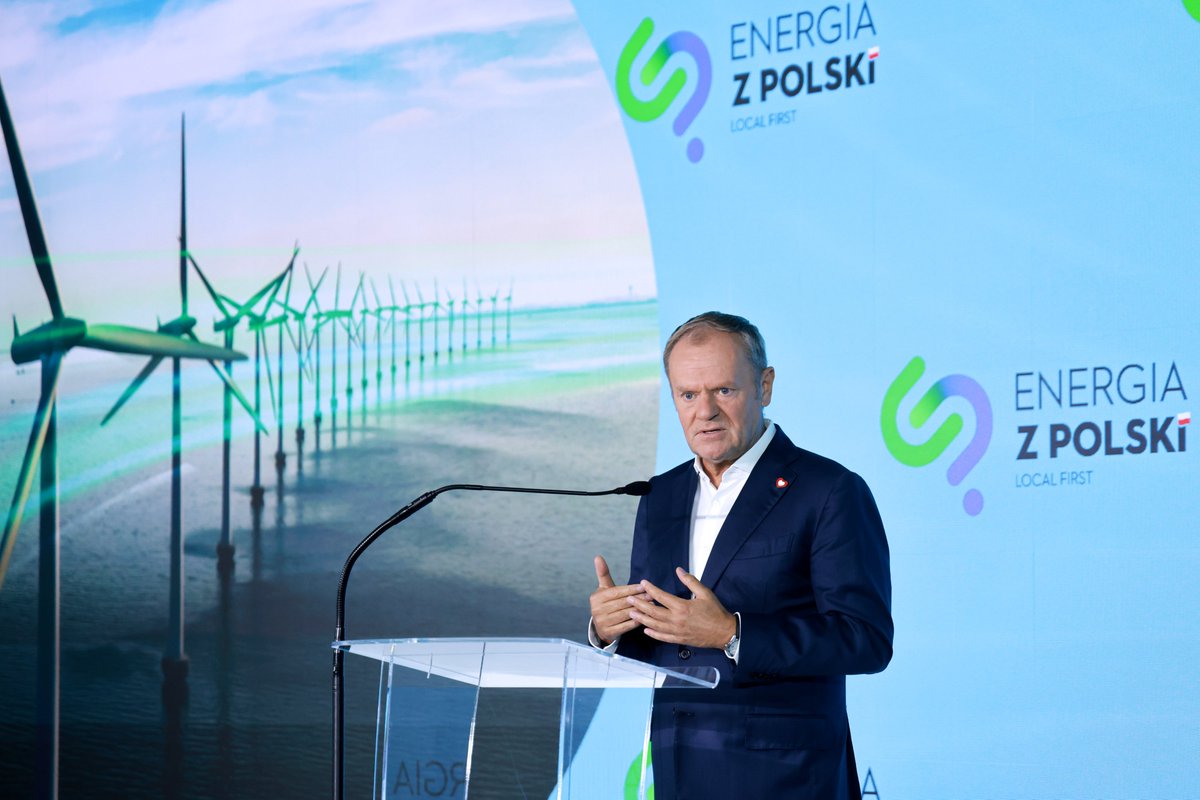 📰 KOMUNIKAT | Rząd będzie wspierał rodzimych przedsiębiorców, przeznaczając pieniądze na duże inwestycje publiczne, takie jak morska energetyka wiatrowa, elektrownia jądrowa czy zakupy broni.

🌐 gov.pl/web/premier/lo…