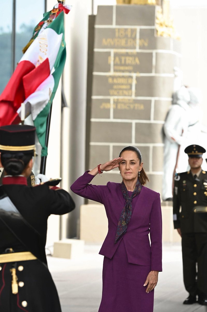 #Hoy es un día histórico para #México. Por primera vez una mujer dará el #GritoDeIndependencia: nuestra Presidenta
<a href="/Claudiashein/">Claudia Sheinbaum Pardo</a>. 🇲🇽