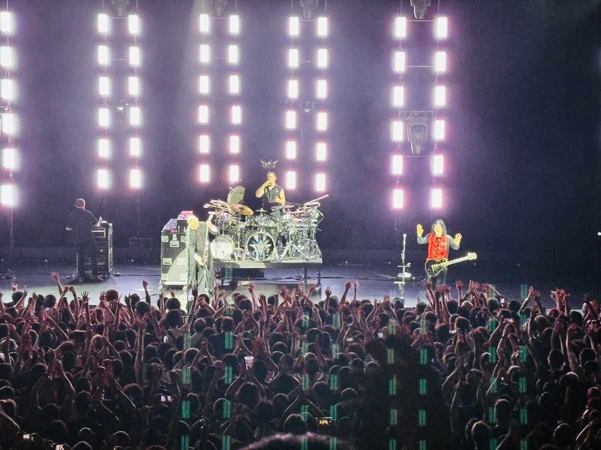 m_c_coma's tweet image. いやーよかった。
みんな元気そうだった💥🎃
久しぶりに露天商見たわ💰