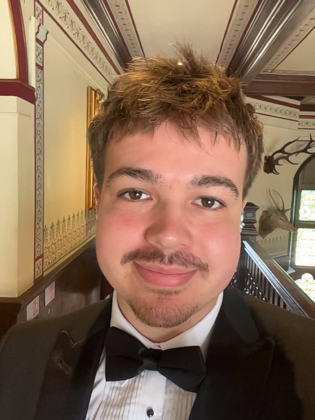 No Drama.
No Allegations.
No Scandals.
No News Articles.

Just a Handsome Man❤️‍🩹