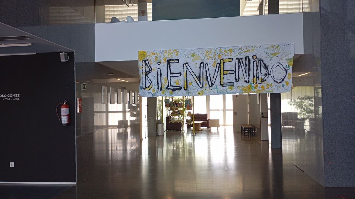 Los niños y niñas de la Sala de Lectura de <a href="/fac_cultural/">Factoría Cultural</a> le han preparado un precioso cartel de bienvenida a la <a href="/FundacionAlala/">Fundación Alalá</a> que empieza hoy con sus talleres. 👏

Durante este curso acogeremos clases de baile, teatro, cante, guitarra, percusión y muchas otras. 🎶