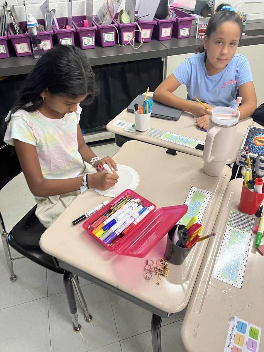 Mrs. Szczurek tweet media