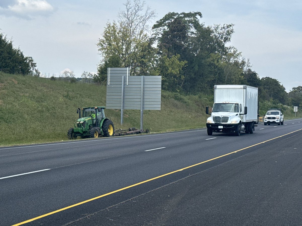 MarkNagiTDOT's tweet image. Video: Please keep an eye out for crews mowing along Tennessee roadways across the state, like this crew working today along I-81 South in White Pine (Exit 4). #myTDOT #WorkWithUs