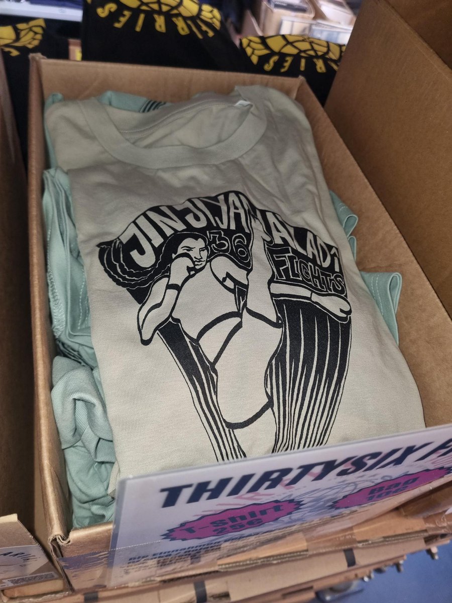 thirtysixfights's tweet photo. Ab sofort gibt es unsere tollen T-Shirts und Taschen exklusiv bei @DisorderRebel in Berlin-Kreuzberg.
Die T-Shirts kosten 25 €, die Taschen 10 €. https://t.co/2Ko3DBRqTS
