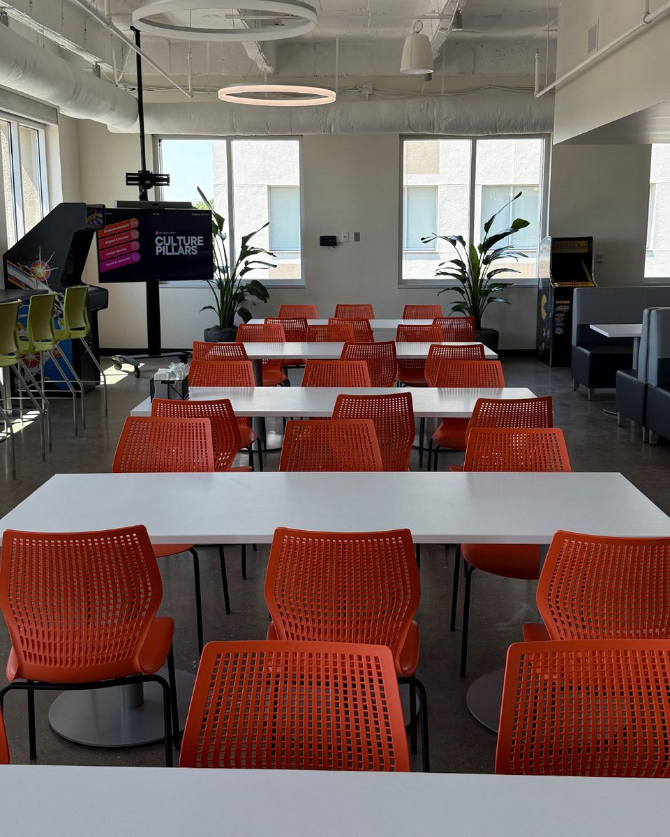pluralsight's tweet image. Pluralsight has a new home in Westlake, Texas!

Our new HQ is a central place for our team to connect, collaborate, and bring big ideas to life. 

Excited for all the innovation, learning, and fun this space will inspire.

#WeArePluralsight