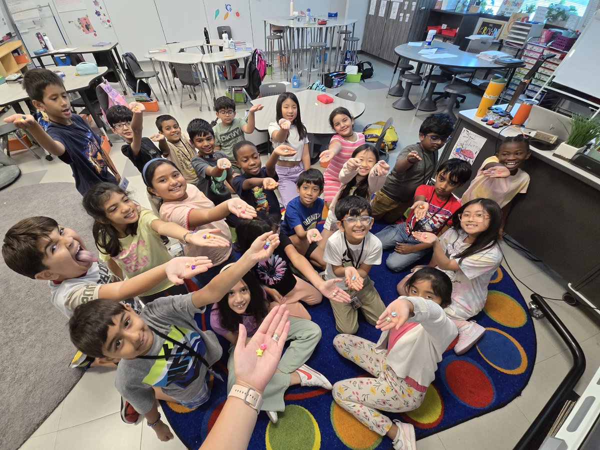 Today's morning meeting was about fairness: "Sometimes fairness means giving what someone needs, not always the exact same" thx Mr. Krohn for helping with the paper stars! <a href="/MYE_Leopards/">Malala Elementary</a> #MYELEAP #BetterTogetherAtMalala #FBISD #LeadthePAC #FBISDLevelUp