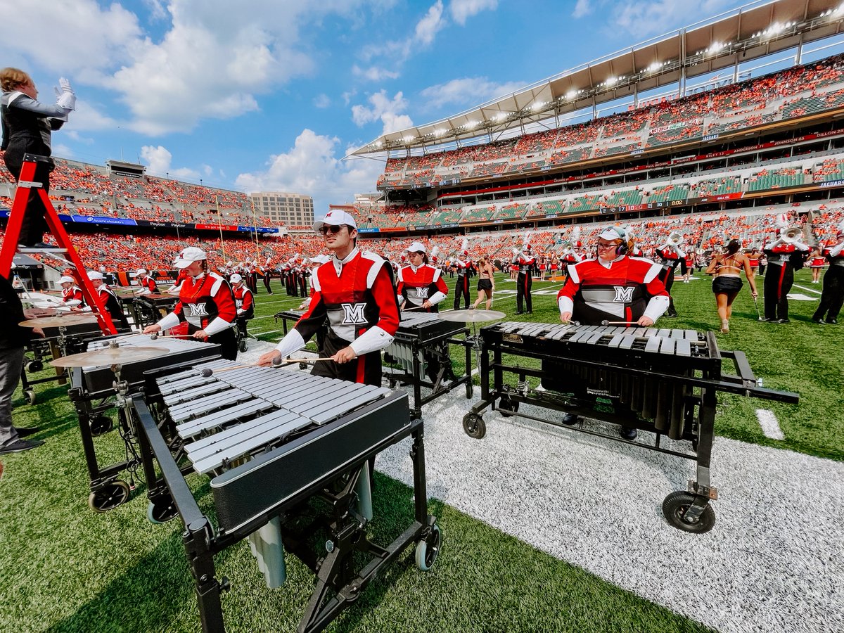 miamiuniversity's tweet image. The @miamiohMUMB and the @Shakerettes performed at the @Bengals halftime show yesterday. We are proud to be the Official University of the Bengals.

#MiamiOH #LoveAndHonor #CincinnatiBengals