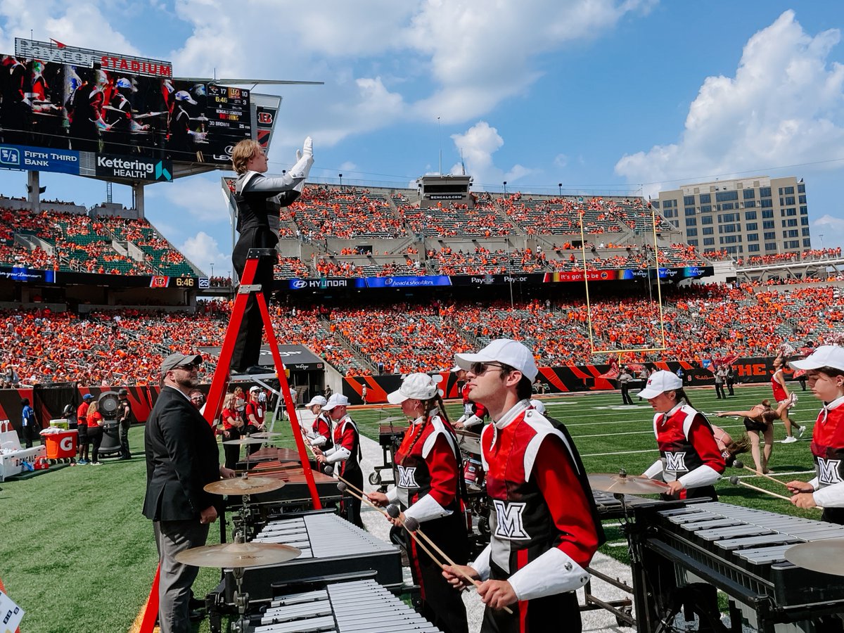 miamiuniversity's tweet image. The @miamiohMUMB and the @Shakerettes performed at the @Bengals halftime show yesterday. We are proud to be the Official University of the Bengals.

#MiamiOH #LoveAndHonor #CincinnatiBengals