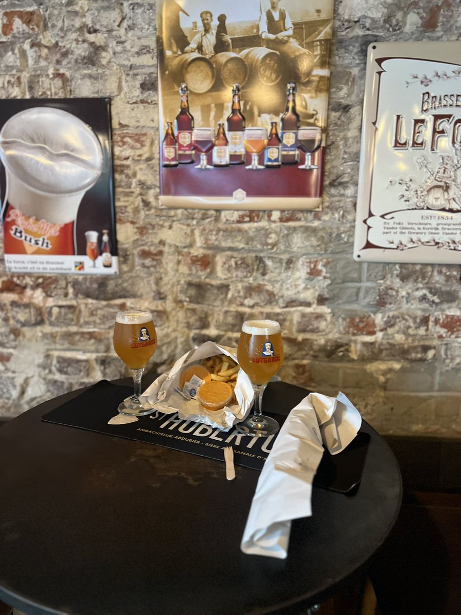 Rai_Musi's tweet image. Soirée bruxelloise 
#Frites
#Bierres