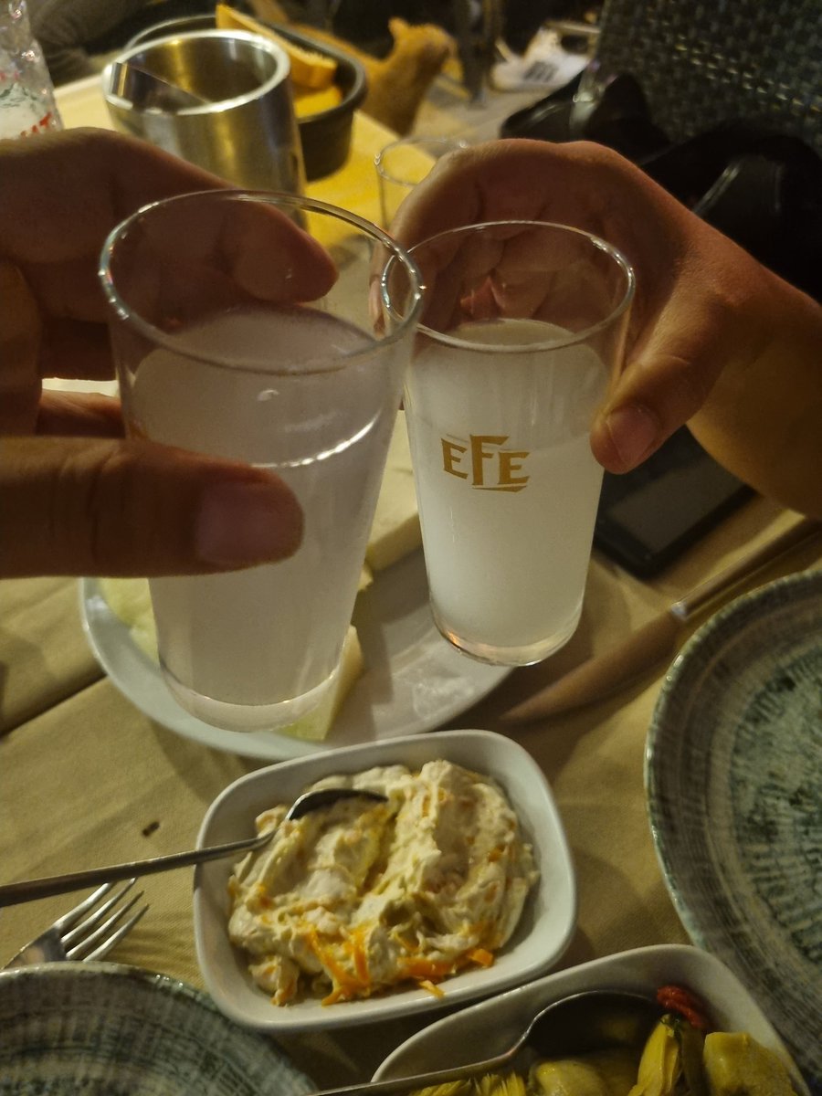 MuratSila355's tweet photo. Sendromsuz pazartesi.. #Karşıyaka #izmir #ptesi #rakı https://t.co/pRSfVTi4T2