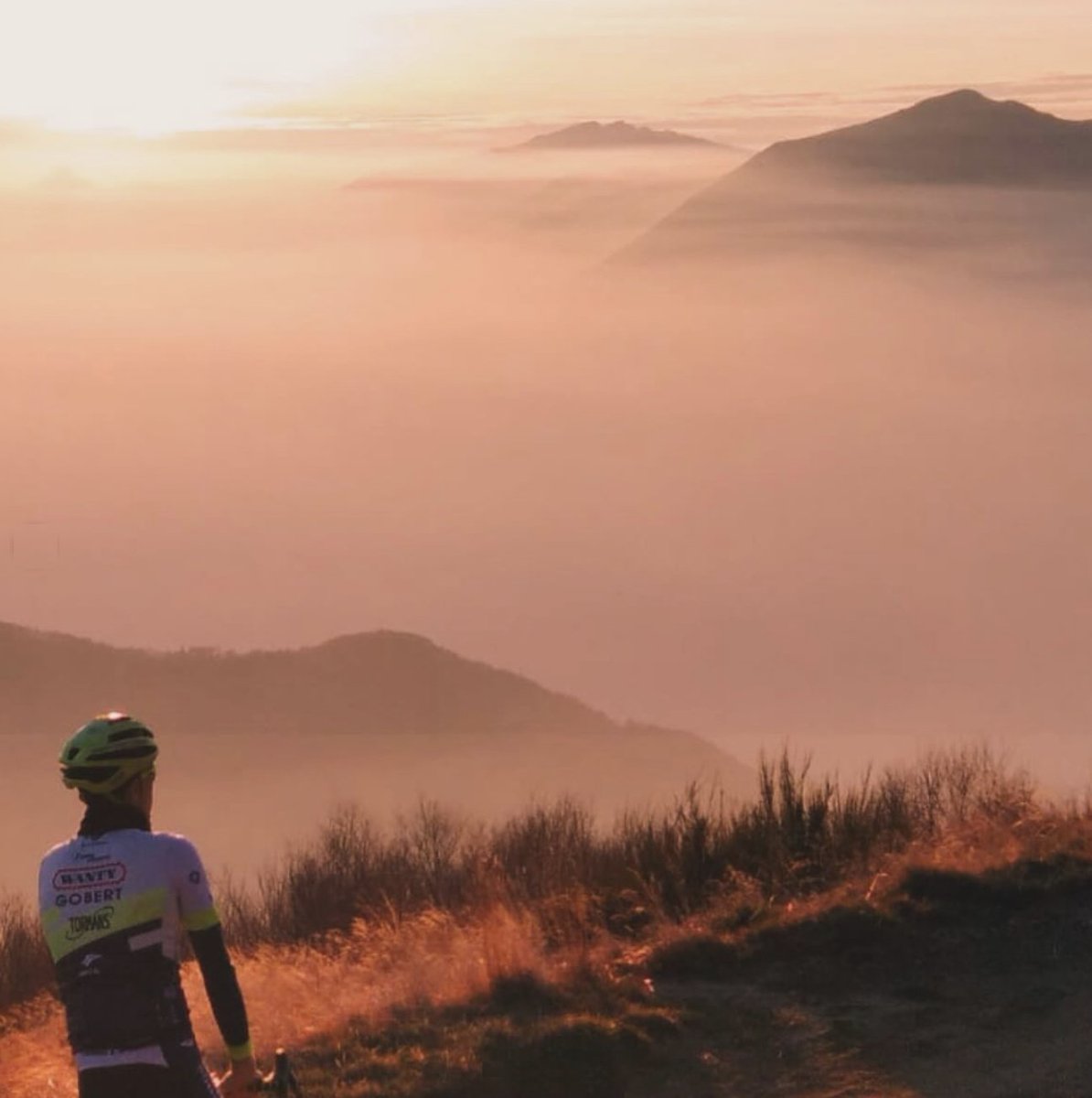 LottoIntermarch's tweet photo. The loyal and beloved teammate Simone Petilli retires from professional cycling at 32 years old. His final race will be @IlLombardia ❤️ 

“I fulfilled the dream I had as a child: traveling the world by bike, racing against the champions I once watched on TV, then trying to imitate them by going out on my bike, climbing hills as hard as I could!

Becoming professional was my teenage goal. I achieved it, and almost without realizing it, my passion had become my job. I learned so much and lived experiences that very few people ever get to know… More than ten years, during which I met incredible people who taught me a lot and helped me become who I am today.

The Giro d’Italia — the race that all of Italy follows every May — I had the honor of racing it five times, being one of its actors, always driven by the dream of the Maglia Rosa, of a stage victory, or simply the pride of finishing it. I was not a Champion, but I had the privilege of riding alongside many of them. From each one, I learned something, strengthening my respect for every rider.”

“Being a professional cyclist means knowing how to get back up after every crash, facing every condition: rain, cold, or burning sun above 40 degrees. It means racing for three consecutive weeks, training every day, traveling under all circumstances, watching everything you eat, recovering properly, taking care of your body while pushing it almost every day to its absolute limits.”

“I had fun, I did everything I wanted (well, almost!). Now I feel it is time to turn the page, to grow and to look ahead. The future looks just as exciting! And now I want to give back to cycling everything it has given me…”

“My last Grand Tour is behind me, but my true farewell will be at my home race: Il Lombardia. See you there.
Thank you to everyone who supported me — there were so many of you! Thank you to all those I raced with, to the staff, the management, and to everyone who keeps this sport alive. Thank you to my family! Thank you, Cycling!

Once you’ve been a Cyclist, you can achieve anything in life!”