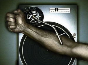 yungfrendi's tweet photo. @sutetchi2009 #realmusiclovers #injectintomyveins https://t.co/FL11jDw8fp