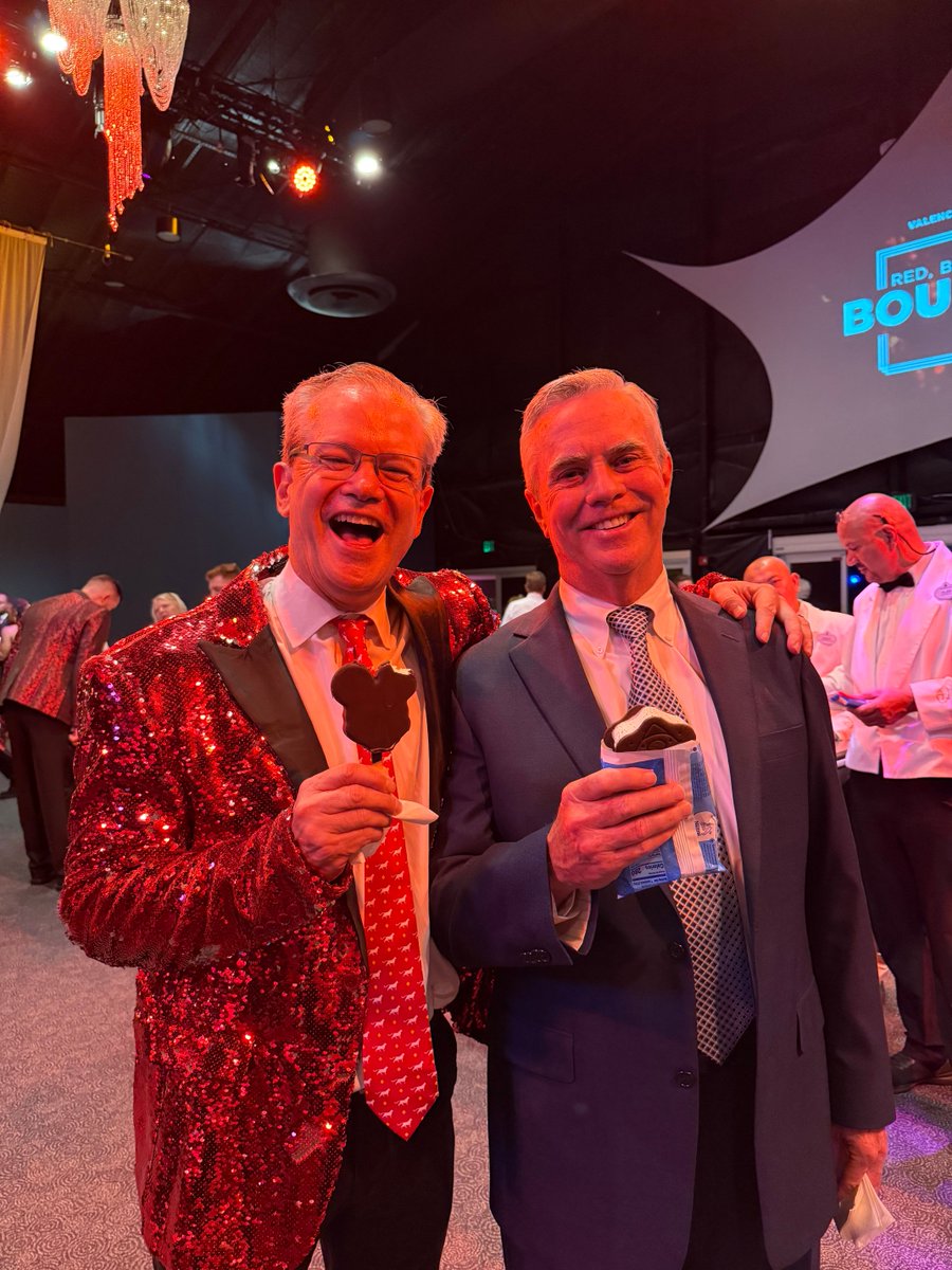 Ecsorl's tweet photo. What an incredible night at the Valencia College Foundation’s 4th Annual Red, Black & Boundless Gala. Our CEO, @WaymonArmstrong, was #ECSProud to serve as co-chair for this year’s event.
#ECSOrl was grateful to sponsor such a meaningful event. https://t.co/5ryiLUrpCz