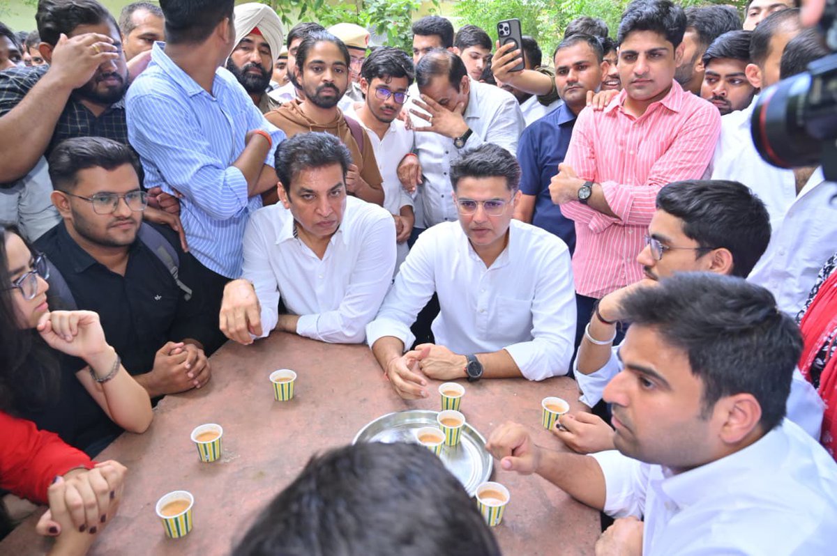 अब अगर मोदी जी भी प्रचार में आजाए तो भी ABVP नही जीत सकती ! 

#SachinPilot ✌️