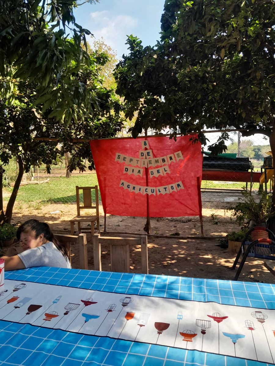 PDC_Corrientes's tweet photo. 8/SET DIA DEL AGRICULTOR:
DESAFIANDO POLÍTICAS DE MOTOSIERRA
El domingo 14 se realizó una celebración en Cnia San Antonio, S.Miguel, Ctes.
Organizada por la Asoc de Pequeños Productores Correntinos, participaron vecinos y vecinas de la zona y dirigentes de la Mesa Campo Ciudad. https://t.co/z3nf306yDg