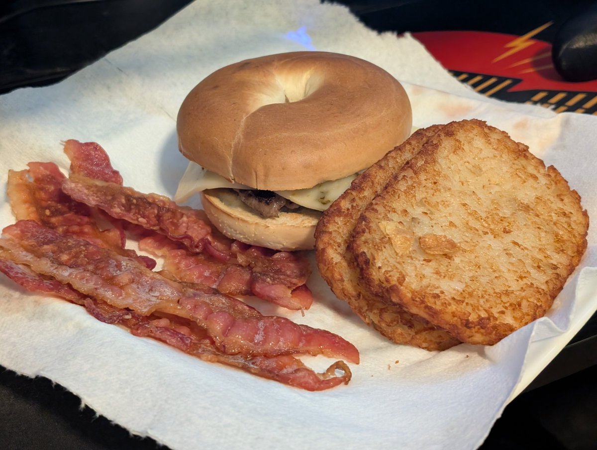 geucetopher's tweet image. mornin