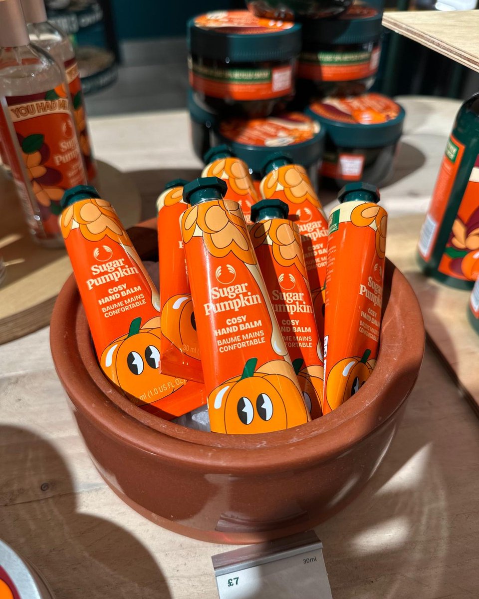 County Mall Crawley tweet media