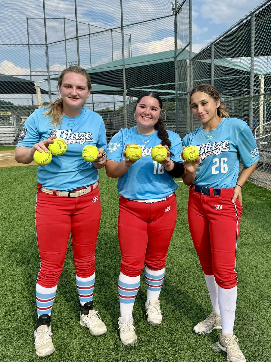 Hotshots CTX Fall Exposure Bomb Squad!! 💣💣💣 <a href="/AubryWillmann/">Aubry Willmann</a>  
💣💣 <a href="/zoey_varela/">Zoey Varela</a> 💣 @ Lyric Taylor
Blaze 💪!! <a href="/BlazeFastpitch/">Texas Blaze</a>
