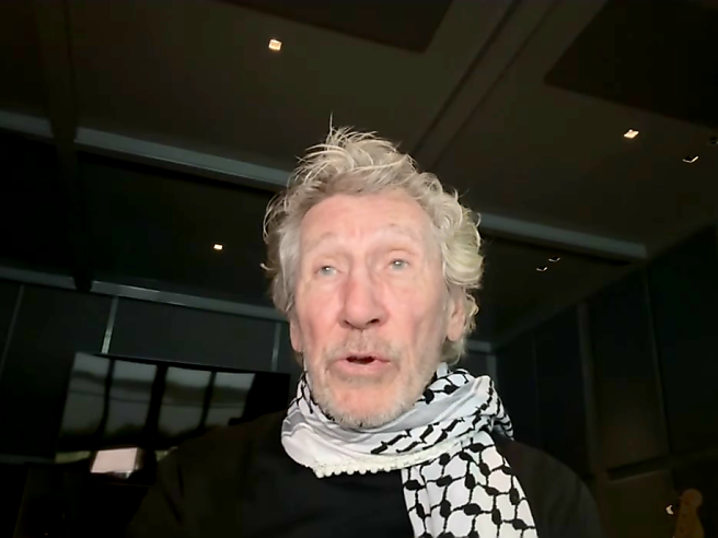 SagaceSeguace's tweet image. #RandomPics #RogerWaters #CiccioIngrassia