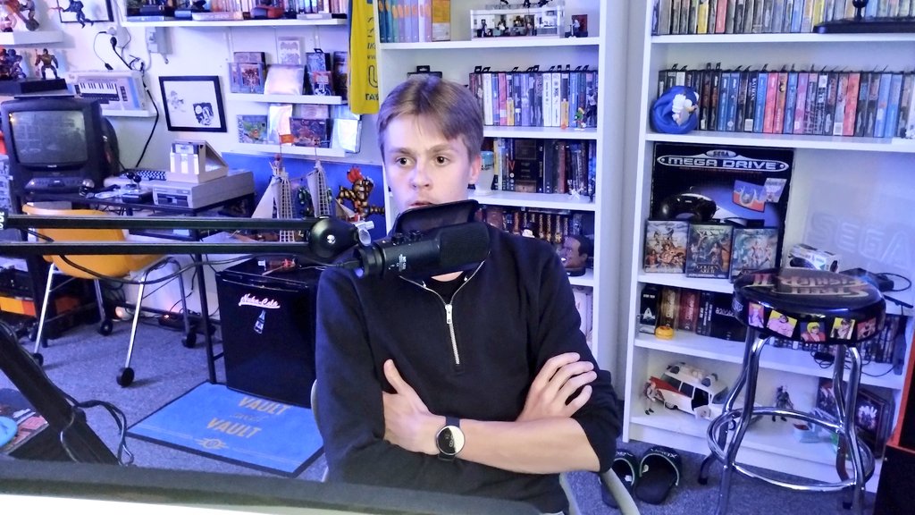 Jakso 86: Aleksi Ahlfors!

Paikallisurheilukatsauksessa puhelimen päässä myös Juho Kaikko, joka kertoo Feran viime kaudesta ja paljastaa onko joukkue vielä valmis?

Vieraana Aleksi Ahlfors, joka on juossut 18-vuotiaana kovempaa kuin kukaan suomalainen.

👉 open.spotify.com/episode/1FKTHf…