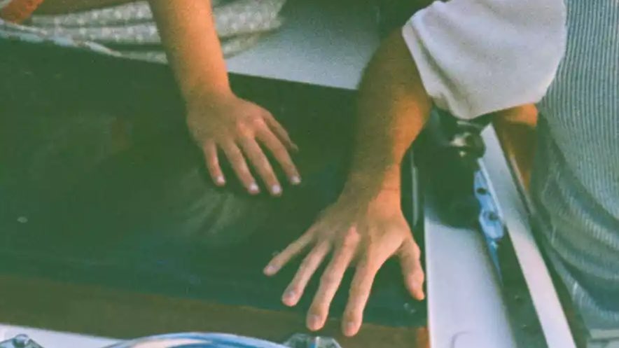 b8nrad's tweet image. Guys.