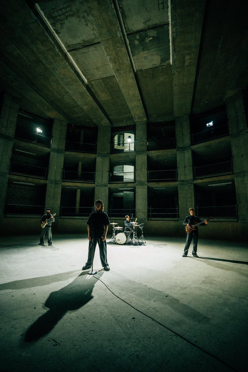 DISAPPEAR OUT NOW 

donbroco.ffm.to/disappear