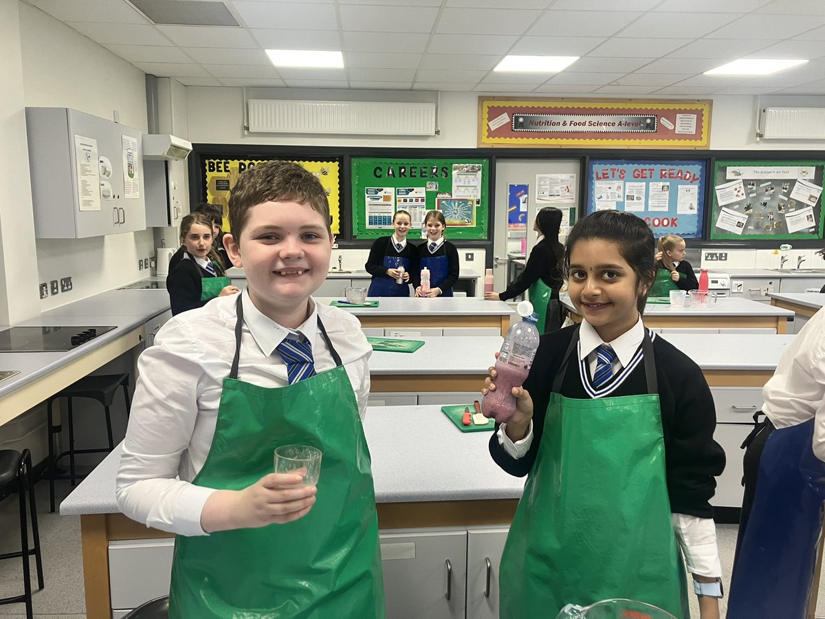 HeOlspck's tweet photo. Well Year 8 to the Home Economics Department! Starting our practical lessons by making some Red Rooster Smoothies 😊 https://t.co/KcnF52cqNY