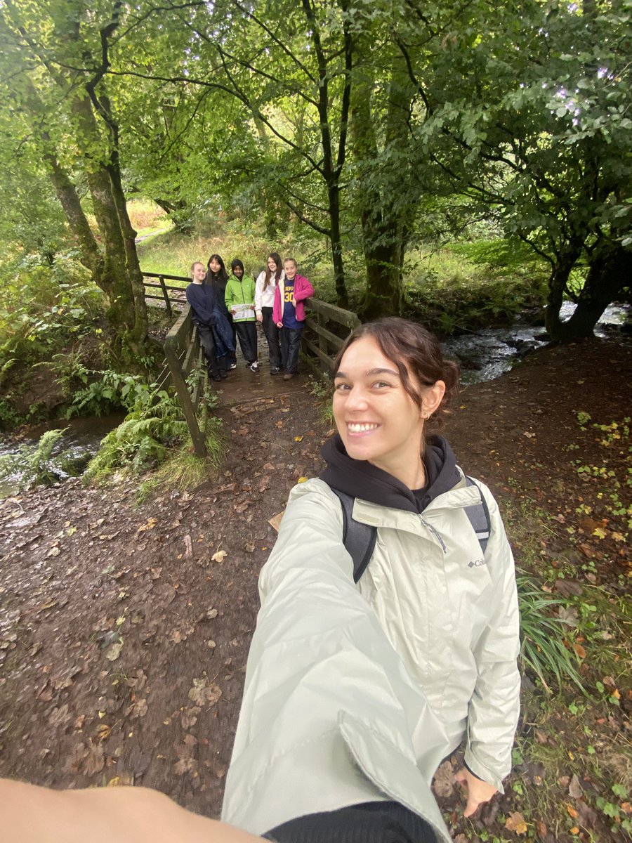 rosshallMHA's tweet photo. Miss Lawson and the Barra Team are enjoying Metro Outdoors trip 🛶🧭🍁 @RosshallAcademy https://t.co/HLvSTL0RuF