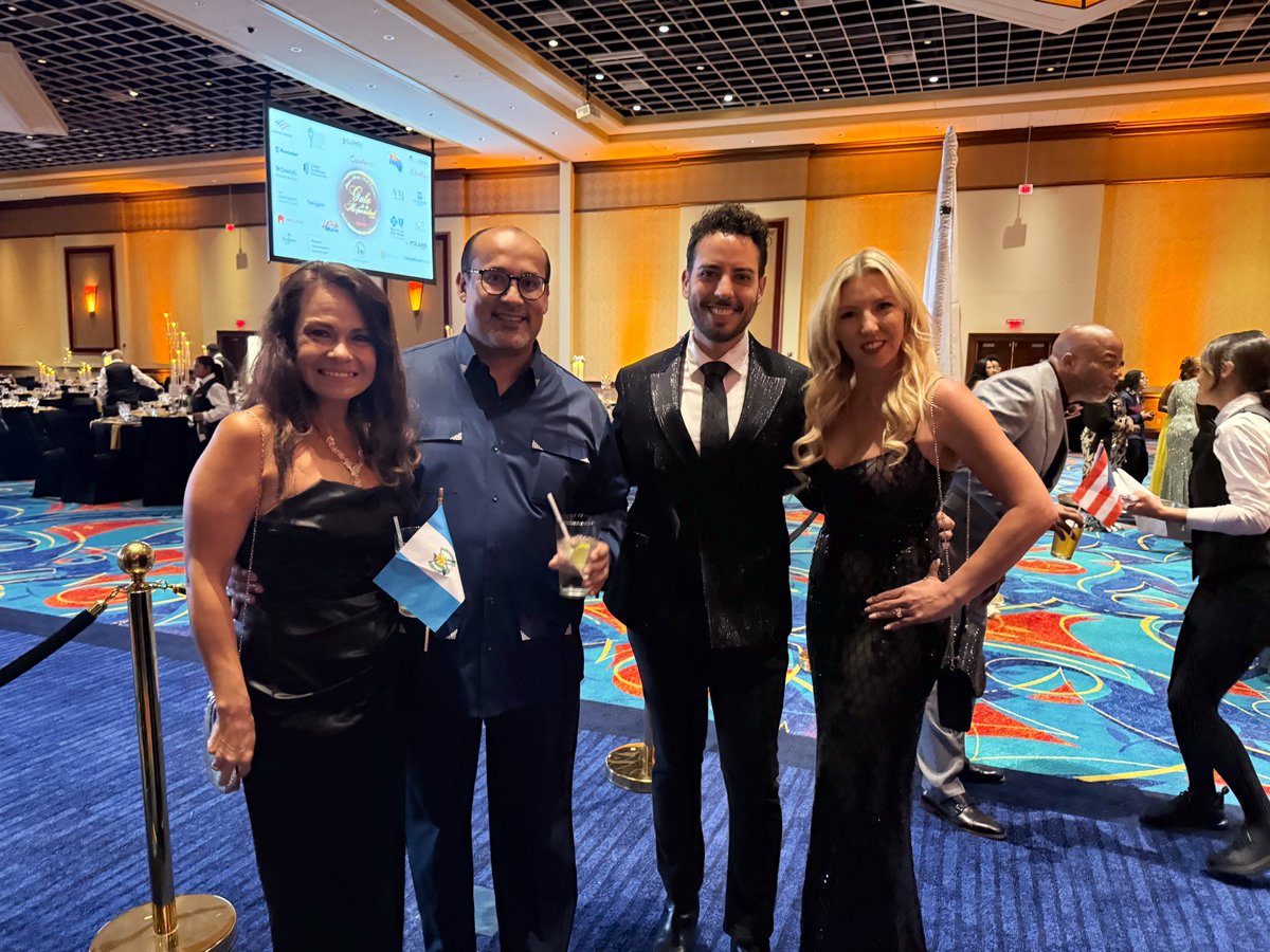 davidcicilline's tweet photo. Such a pleasure to kick off Hispanic Heritage Month - a time for us to focus onthe rich histories, vibrant cultures, and countless contributions of Hispanic and Latin Americans - at the Gala de la Hispanidad. Thanks to @RIHispanicChamb for the opportunity to celebrate, together! https://t.co/2BqIFfroMJ