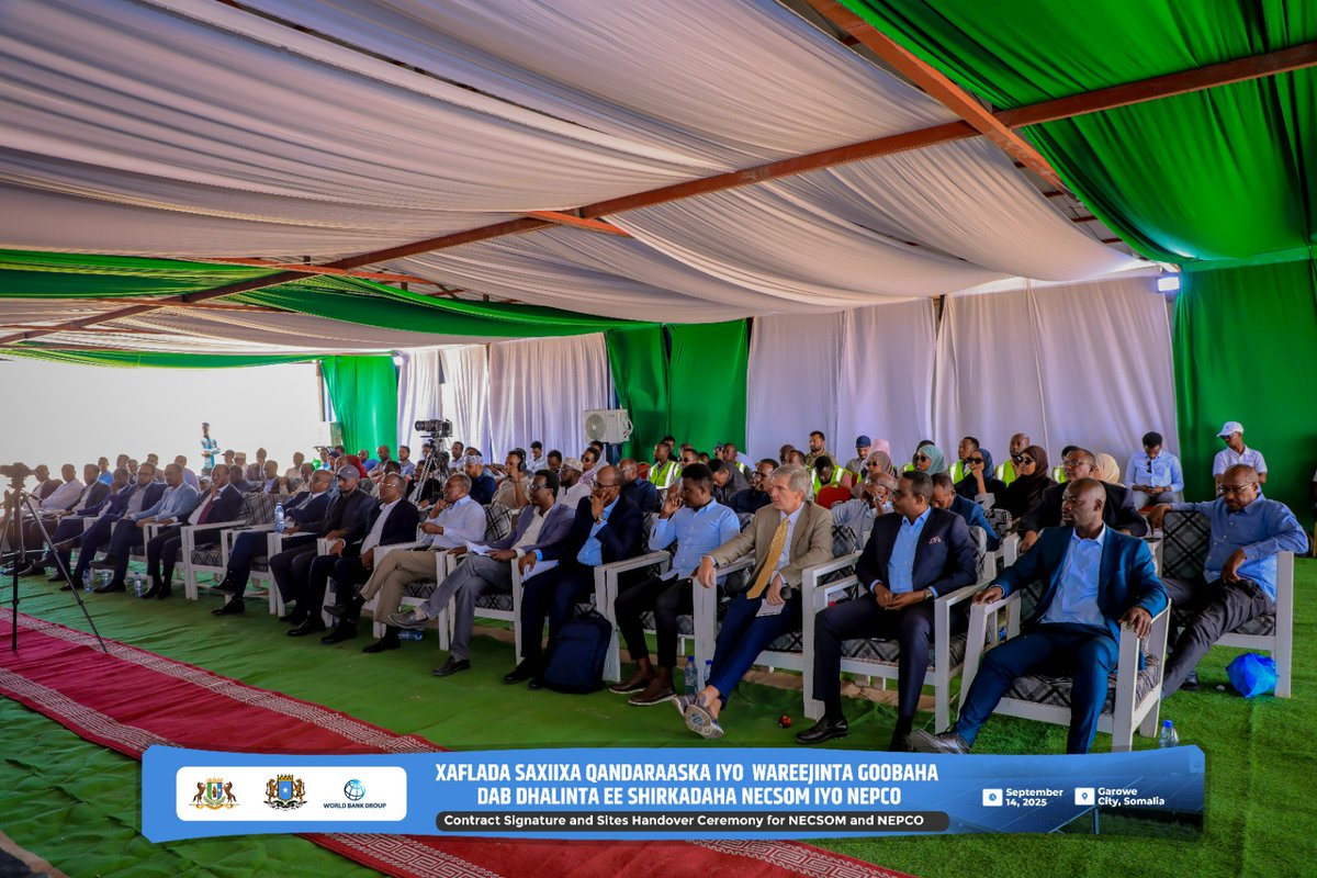 NortheastMediaN's tweet photo. Garowe 🇸🇴 Yesterday, a ceremony was held for the signing and handover of power generation sites to #NECSOM &amp; #NEPCO, two companies benefiting from the World Bank–funded Somalia Energy Recovery Project. #Somalia #Energy #News https://t.co/GNSO2tw1Qn
