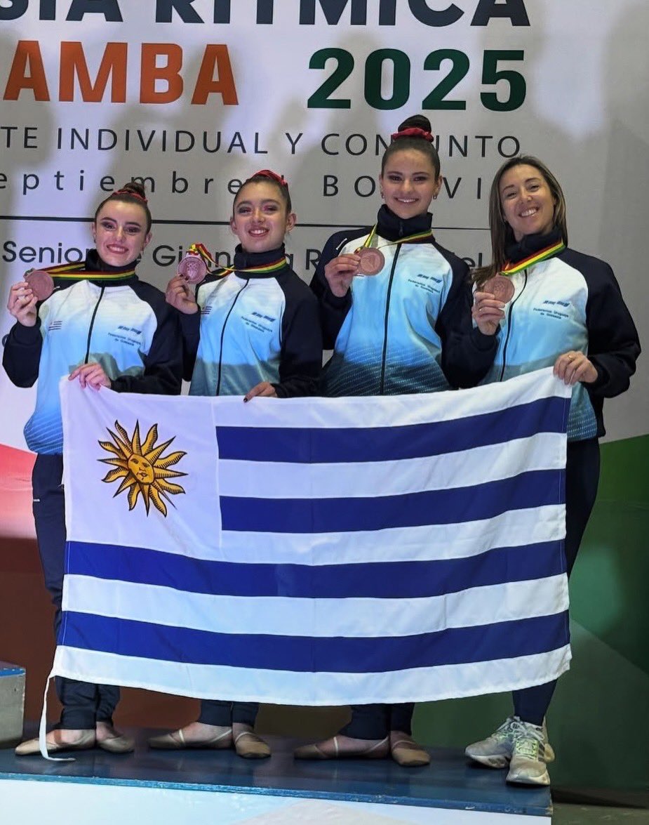 OlimpicoUy's tweet photo. #GimnasiaRítmica | Medalla de bronce para Uruguay en la Copa Sudamericana 🥉🇺🇾.

Las gimnastas Agustina Hitateguy, María Sara Luque y Agustina Rodríguez hicieron historia al conquistar la primera medalla sudamericana por equipos para Uruguay en gimnasia rítmica.

… https://t.co/qnIeHC4A5X