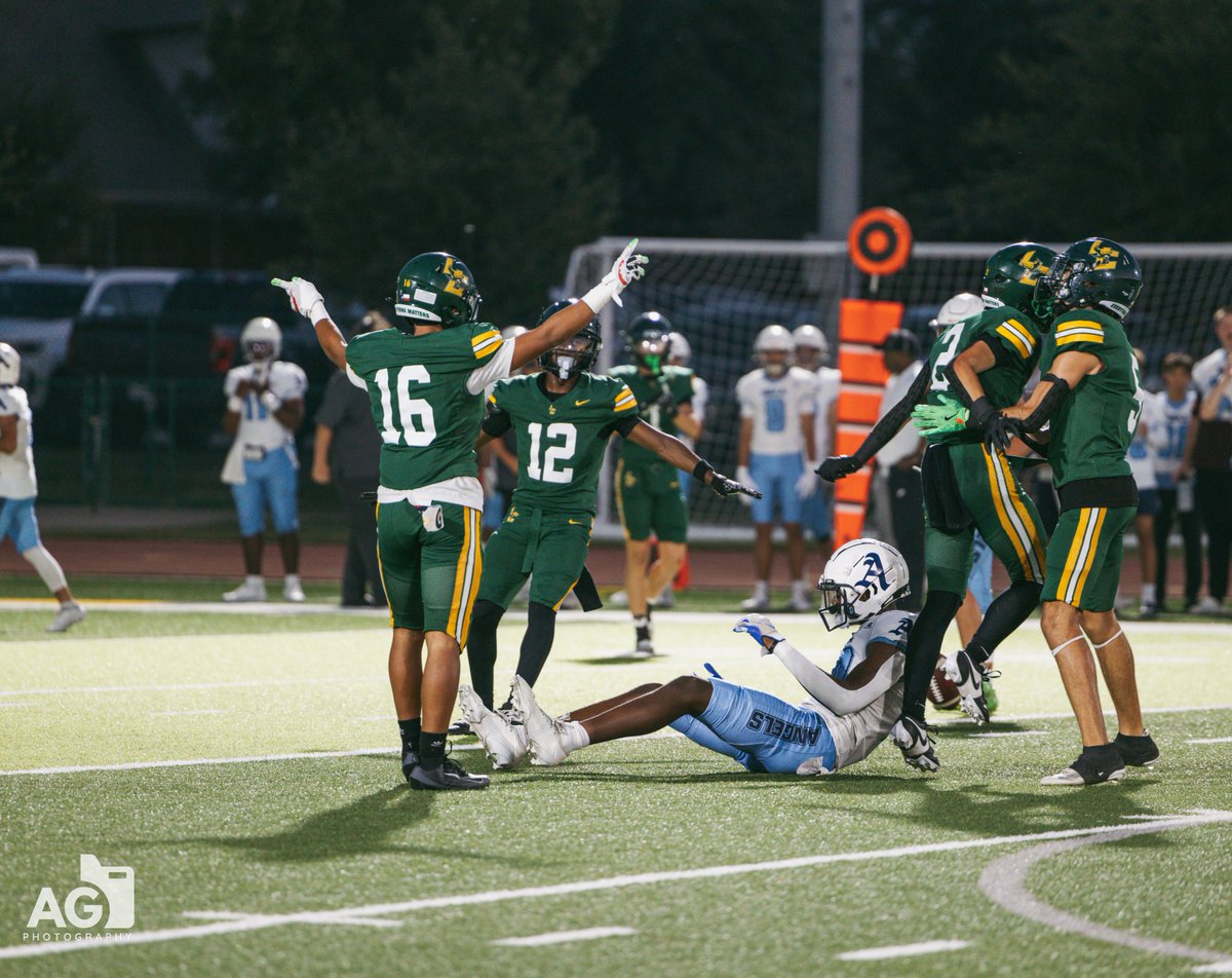 📸 from Eagles' Week 3 Win @ Comstock Field. 

#UNCOMMON