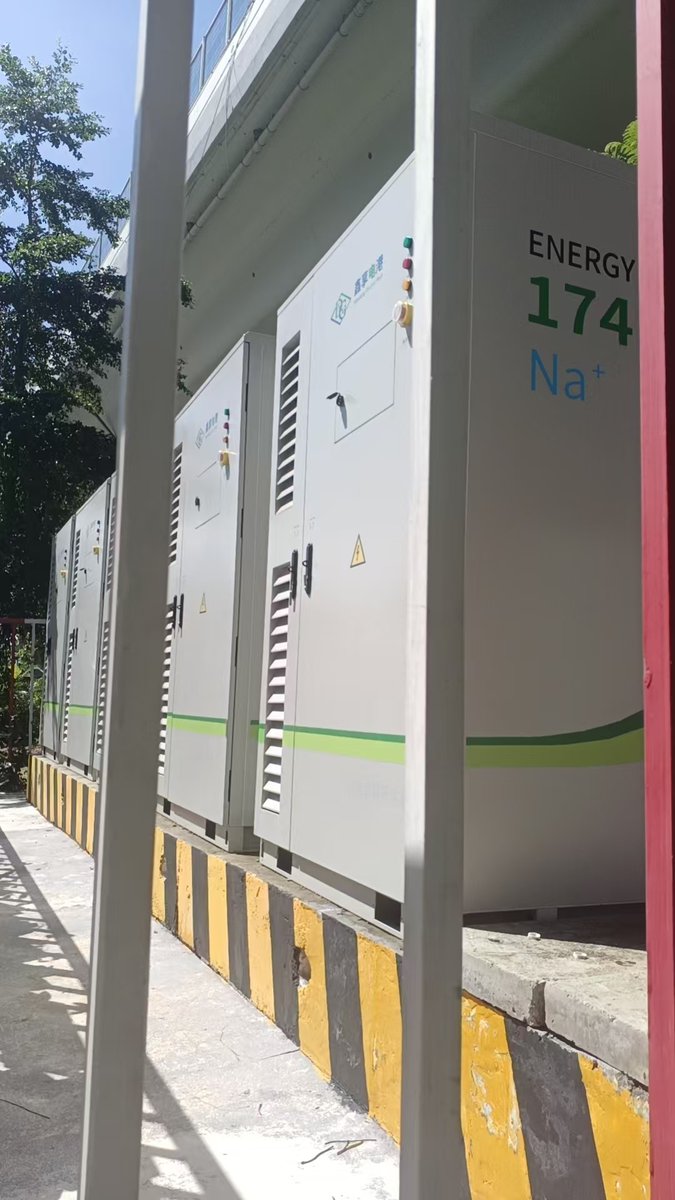 CSITEnergy's tweet image. Our ‌174kWh Sodium-Ion Energy Storage Cabinet (CSIT)‌ has passed final testing and is NOW operational!

#sodiumbattery #sodiumionbattery #sib #sodium #newenergy #energystoragesystem #EnergyStorage #EnergyStorageSolutions