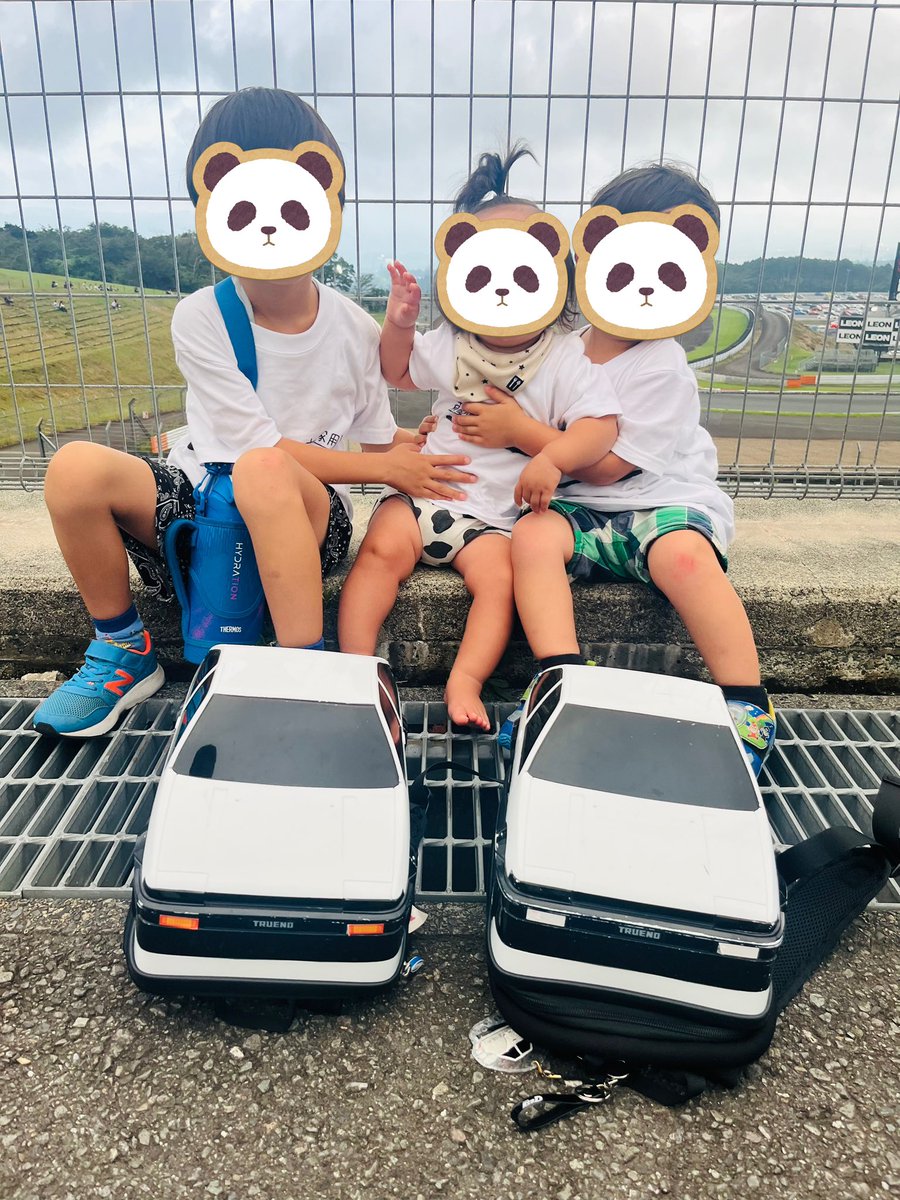13.14と息子達がとても楽しんでおりました☺️
大好きなハチロクのドリフトを生で見ることができ、大迫力でとてもハイテンションで過ごした2日間🏎
頭文字Dとハチロクが更に大好きになり、大きくなったらハチロクに乗る楽しみも増したようです☺️
 #頭文字d30thanniversary2days 
 #富士スピードウェイ