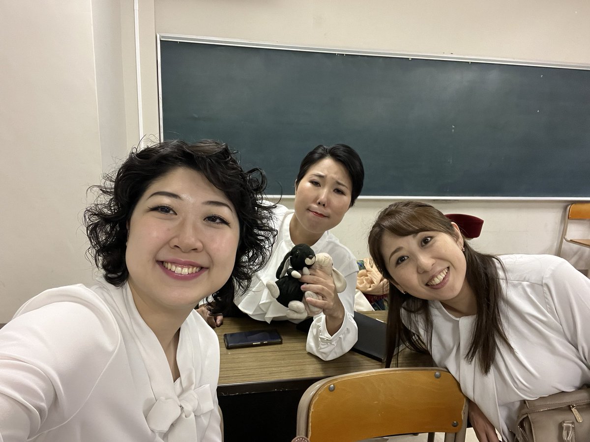 roro_cheese's tweet photo. イタリア・オペラ・アカデミー「シモン・ボッカネグラ」東京オペラシンガーズとして参加させていただきました🌊

毎年ますます若返っておられるマエストロのもとでVerdi を勉強できる、何にも代え難い機会です✨

たくさんのメッセージを自分の演奏へ還元します💪 https://t.co/VmR8SJEUN0