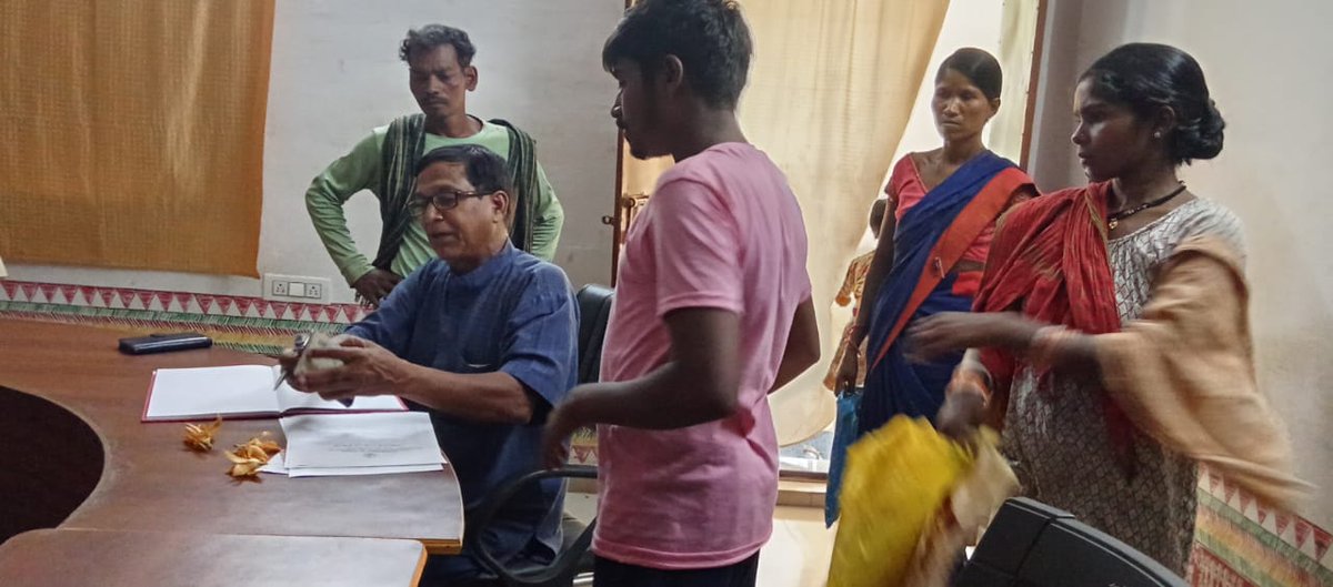 DParsali's tweet photo. PM JANMAN Saturation camp was conducted today at the DKDA, Parsali Office premises.
Villages covered today - Nirgundi, Nisikhal, Sarijhola.
Today's Interventions-
7 Aadhar updated,13 new job card application, 1 birth certificate issue, 12 medical checkup https://t.co/ykW4iJNsDe