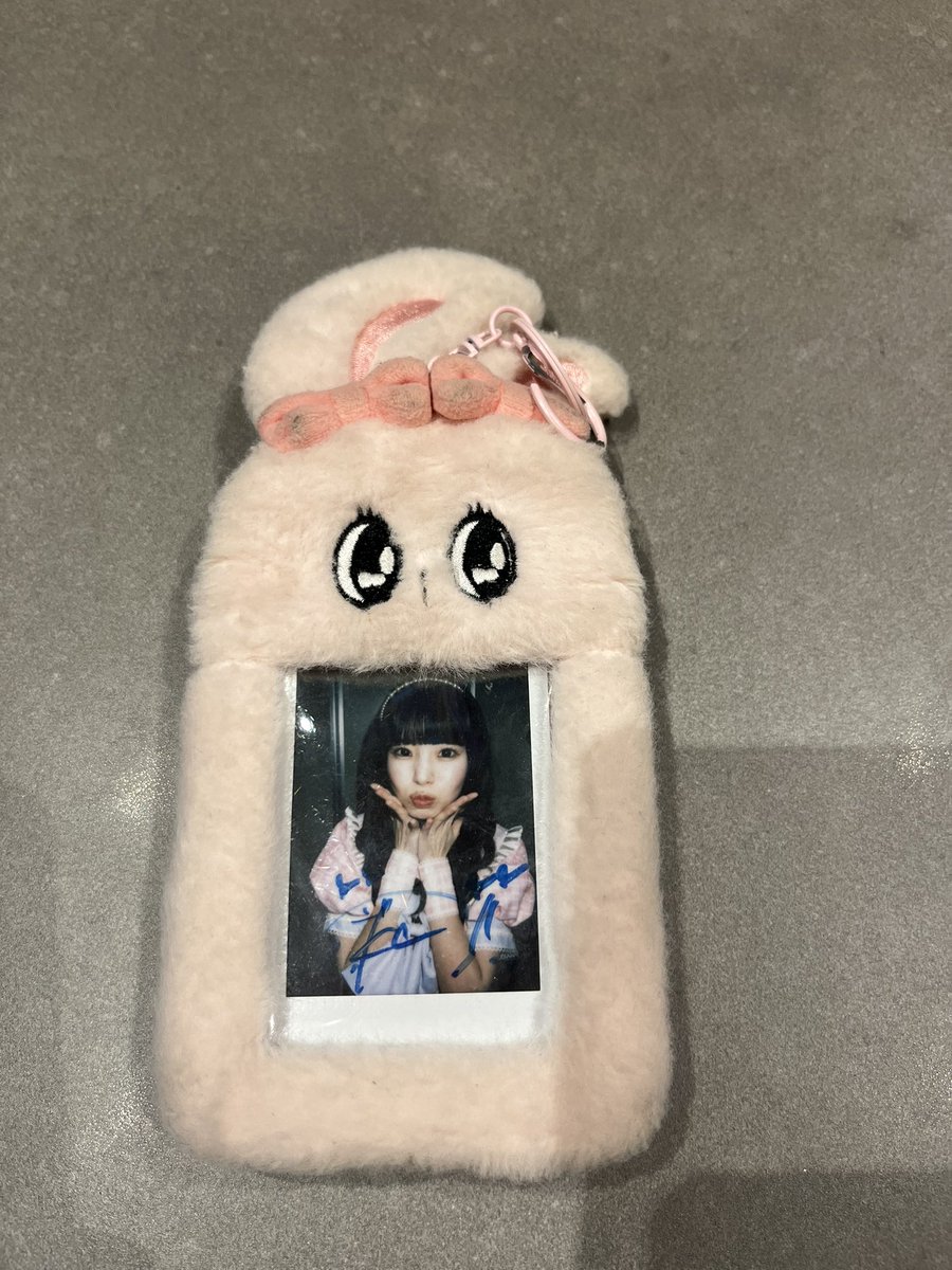 mamaminae's tweet image. フードコートで見つけた。
お店の人に届けたよ。
持ち主さんに届けーー！